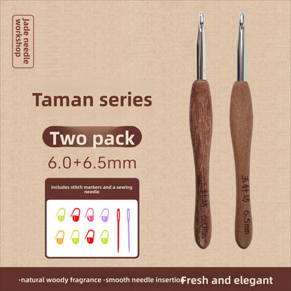 crochet hooks The Crochet Nook