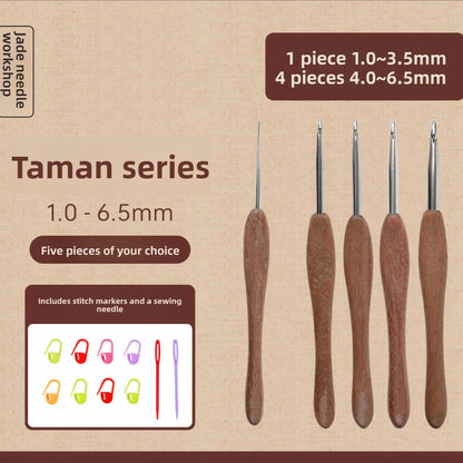 crochet hooks The Crochet Nook