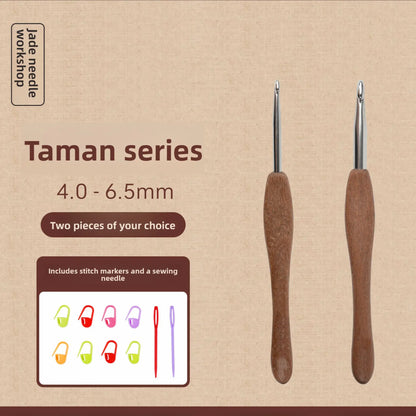 crochet hooks The Crochet Nook