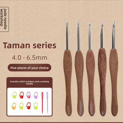 crochet hooks The Crochet Nook